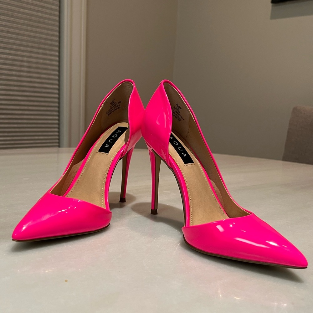 Aqua Dion Half D’Orsay 4” Pumps, Hot Pink synthetic patent, size 8.5.